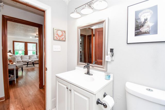 302 Damon Street, Richmond, TX 77406