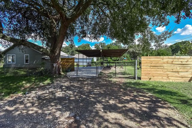 302 Damon Street, Richmond, TX 77406