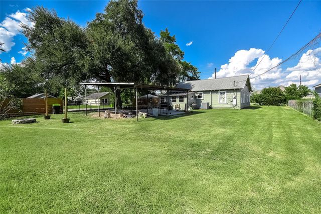 302 Damon Street, Richmond, TX 77406