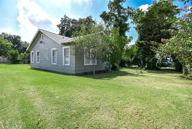 302 Damon Street, Richmond, TX 77406