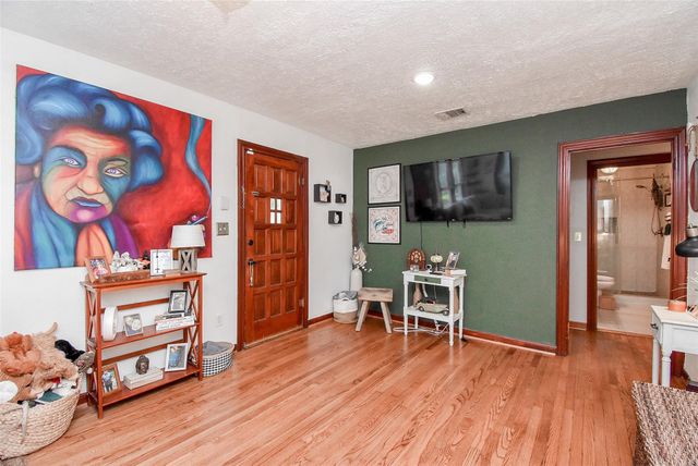 302 Damon Street, Richmond, TX 77406