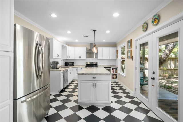 23 S Lake Dr, Rockport, TX 78382