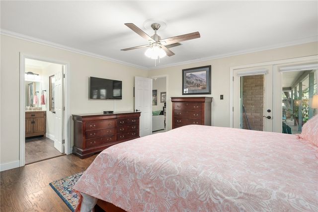 23 S Lake Dr, Rockport, TX 78382