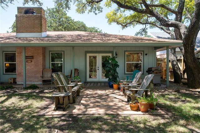 23 S Lake Dr, Rockport, TX 78382