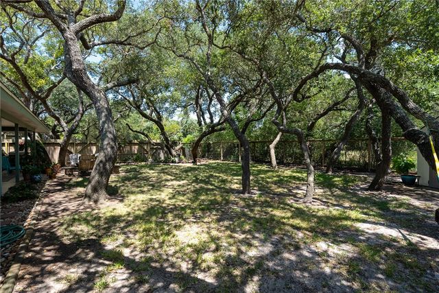 23 S Lake Dr, Rockport, TX 78382