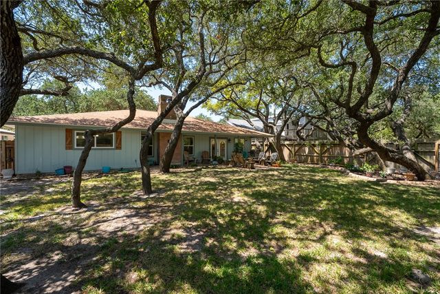 23 S Lake Dr, Rockport, TX 78382