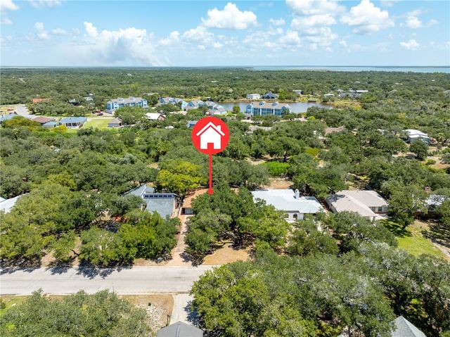 23 S Lake Dr, Rockport, TX 78382