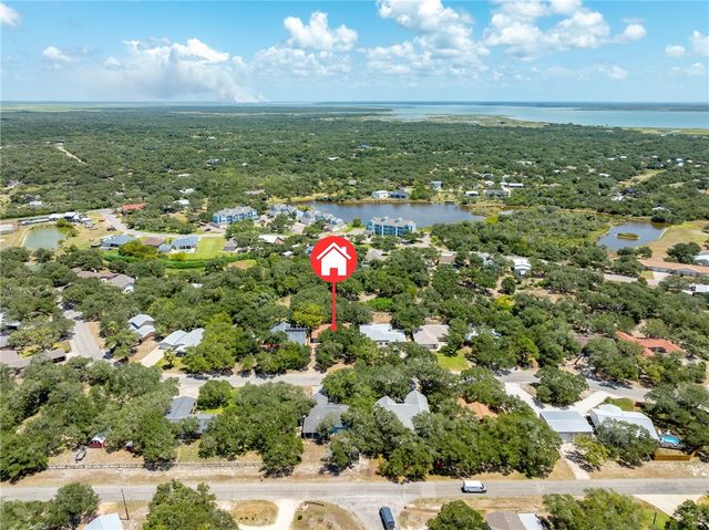 23 S Lake Dr, Rockport, TX 78382