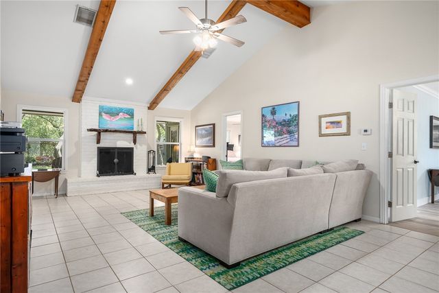 23 S Lake Dr, Rockport, TX 78382