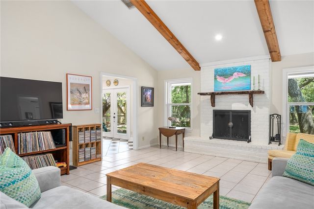 23 S Lake Dr, Rockport, TX 78382