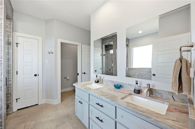 4825 Del Paseo St, Corpus Christi, TX 78411
