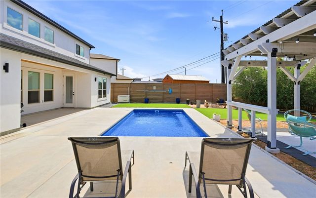 4825 Del Paseo St, Corpus Christi, TX 78411