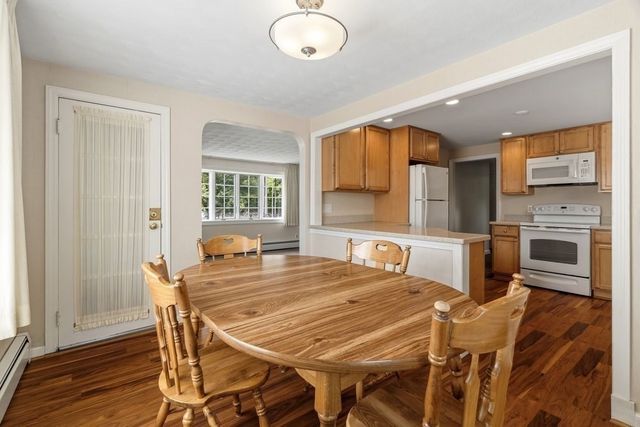 4 Abbott Rd, Waltham, MA 02452