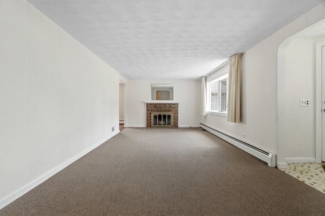 4 Abbott Rd, Waltham, MA 02452