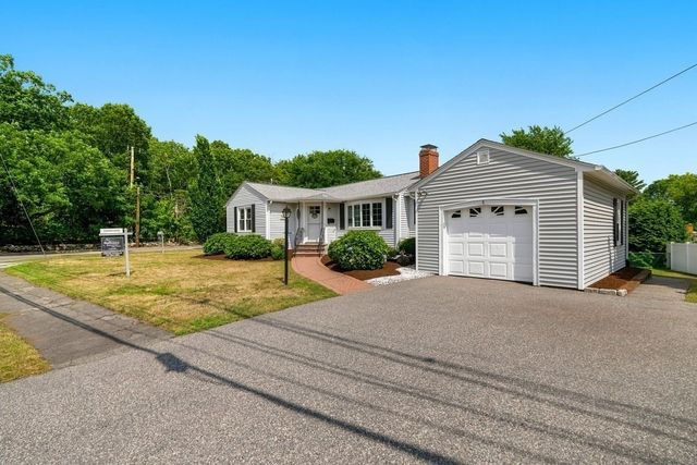 4 Abbott Rd, Waltham, MA 02452
