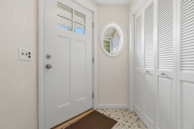 4 Abbott Rd, Waltham, MA 02452