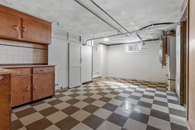 4 Abbott Rd, Waltham, MA 02452
