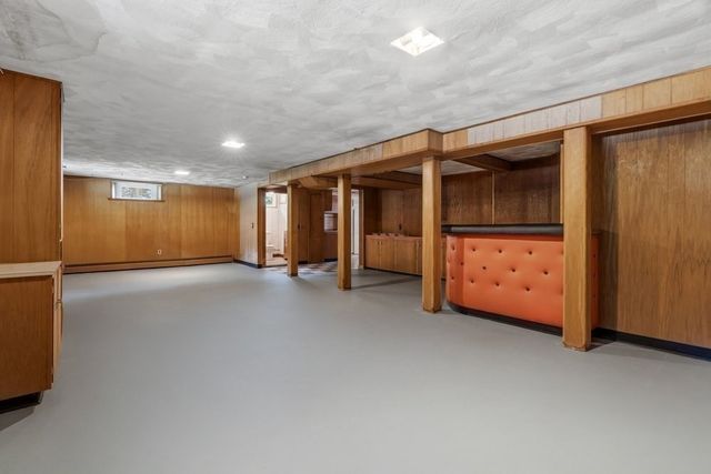 4 Abbott Rd, Waltham, MA 02452