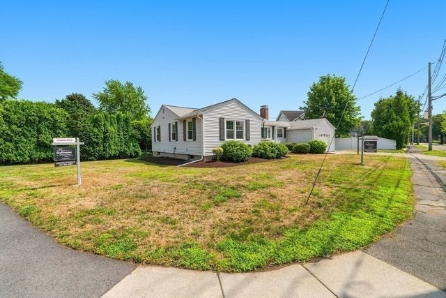 4 Abbott Rd, Waltham, MA 02452