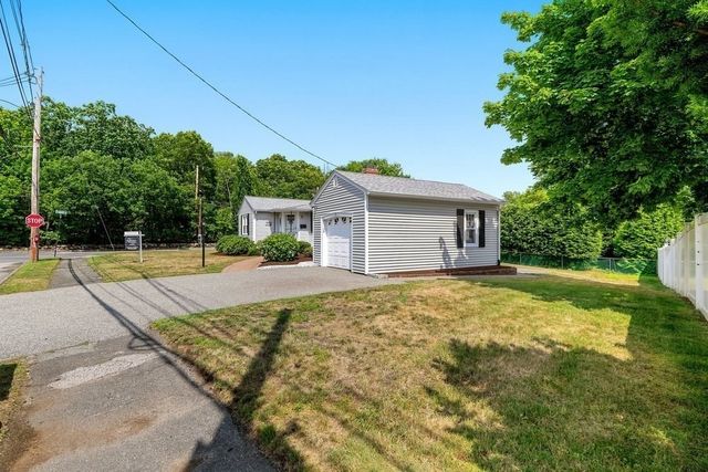 4 Abbott Rd, Waltham, MA 02452