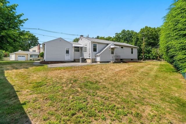 4 Abbott Rd, Waltham, MA 02452