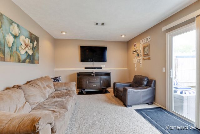 7170 Quintara Drive NE, Comstock Park, MI 49321