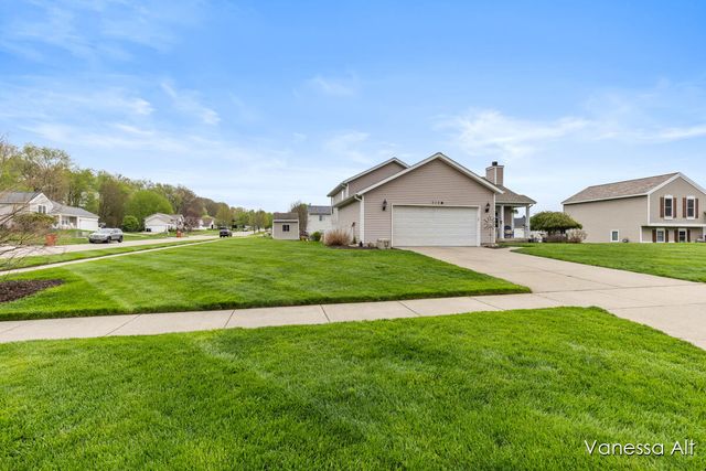 7170 Quintara Drive NE, Comstock Park, MI 49321
