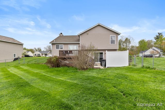 7170 Quintara Drive NE, Comstock Park, MI 49321