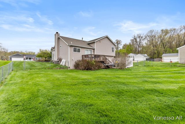 7170 Quintara Drive NE, Comstock Park, MI 49321