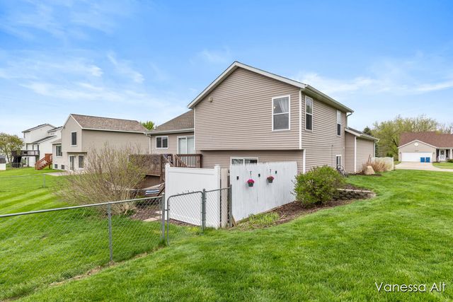 7170 Quintara Drive NE, Comstock Park, MI 49321