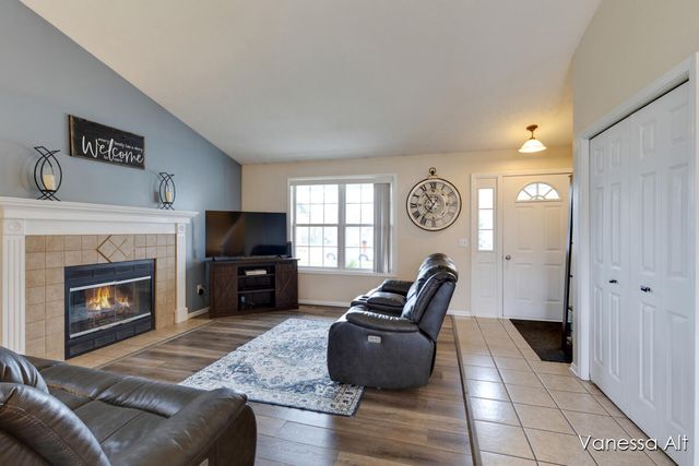 7170 Quintara Drive NE, Comstock Park, MI 49321