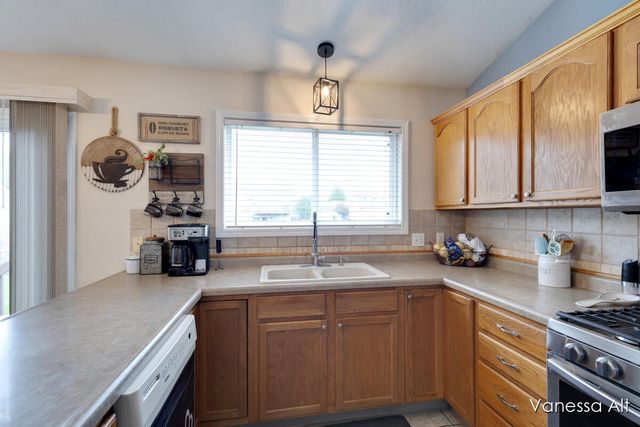 7170 Quintara Drive NE, Comstock Park, MI 49321