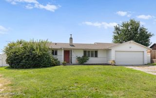 4002 Logan Pl, Yakima, WA 98908