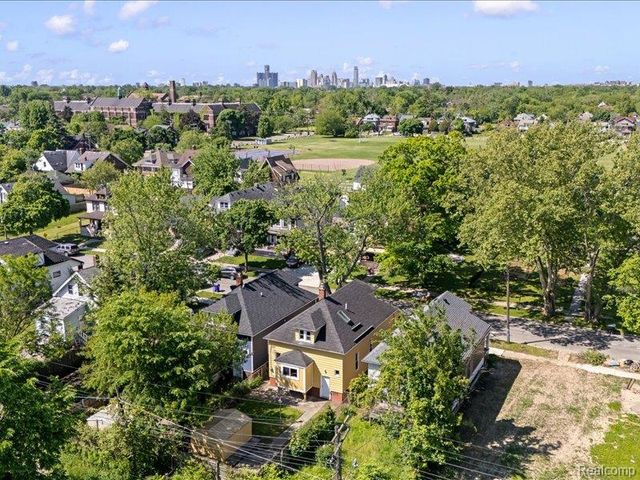 4498 Fischer Street, Detroit, MI 48214