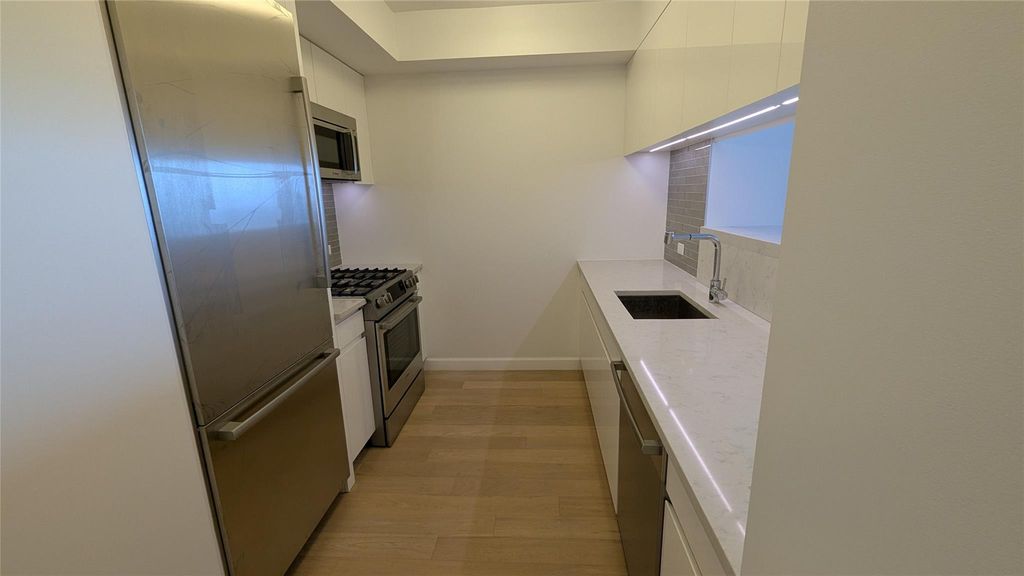 138-35 39 Avenue 14M, Flushing, NY 11354