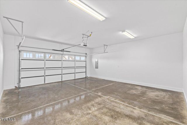 3048 Sawgrass Drive, Jonesborough, TN 37659