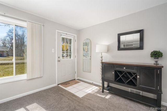 6460 Hermana Road, West Bloomfield, MI 48324