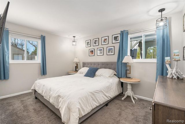 6460 Hermana Road, West Bloomfield, MI 48324