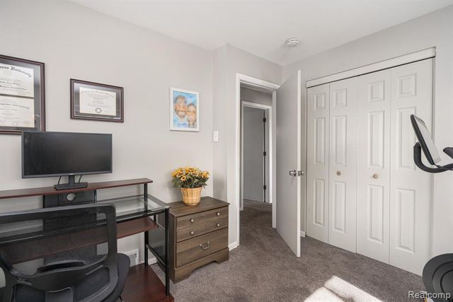 6460 Hermana Road, West Bloomfield, MI 48324