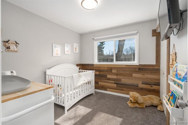 6460 Hermana Road, West Bloomfield, MI 48324