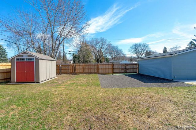 6460 Hermana Road, West Bloomfield, MI 48324