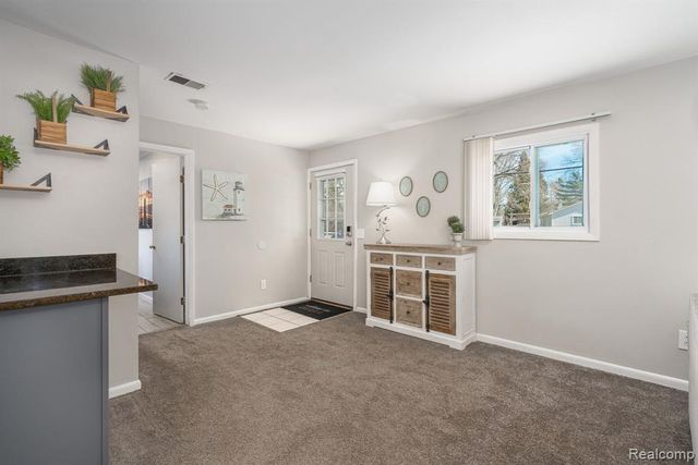 6460 Hermana Road, West Bloomfield, MI 48324