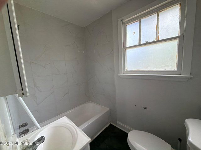 2052 W 17TH Street, Jacksonville, FL 32209