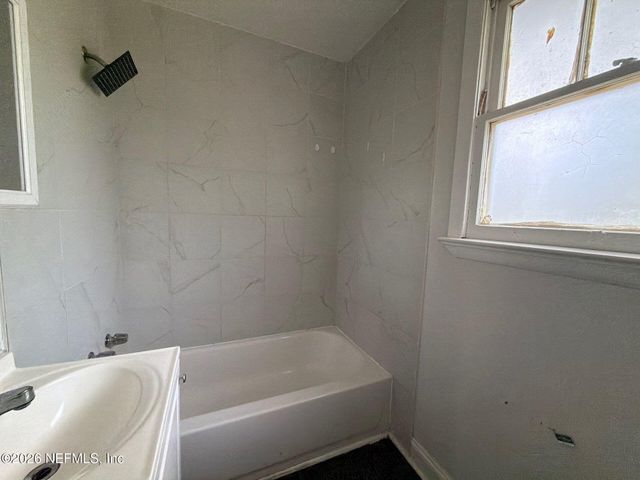2052 W 17TH Street, Jacksonville, FL 32209