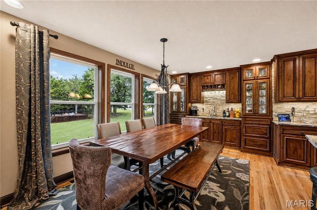 5685 E Sing Drive, Columbia, MO 65202