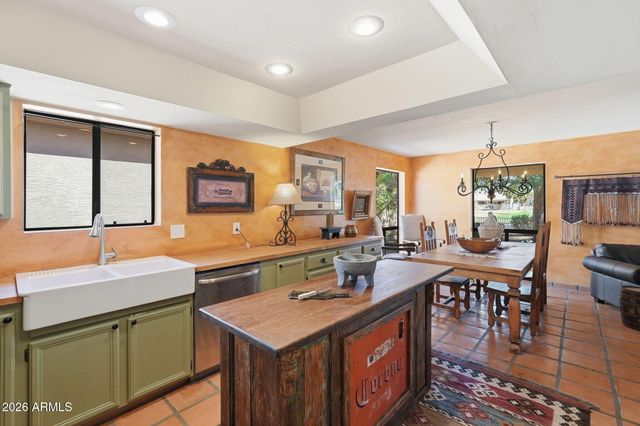 10933 E CHESTNUT Drive, Sun Lakes, AZ 85248