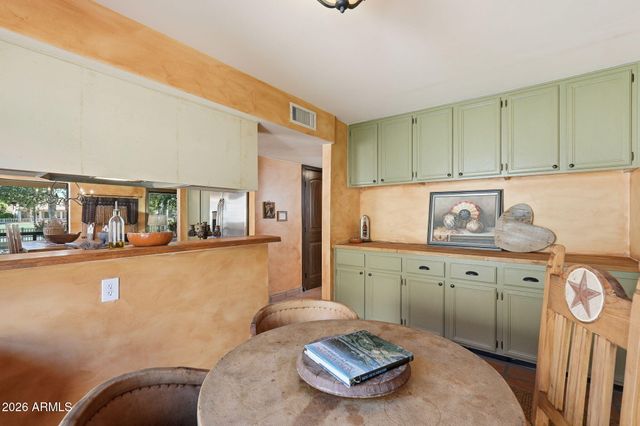 10933 E CHESTNUT Drive, Sun Lakes, AZ 85248