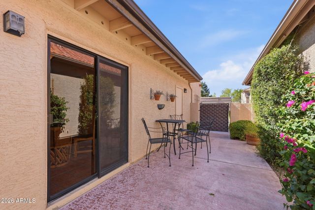 10933 E CHESTNUT Drive, Sun Lakes, AZ 85248