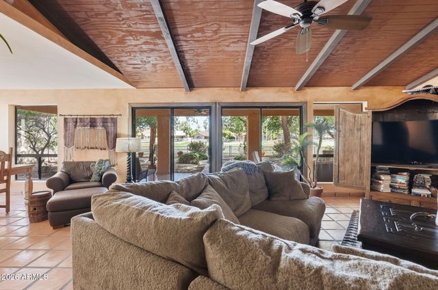 10933 E CHESTNUT Drive, Sun Lakes, AZ 85248