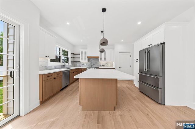 51 Becker Avenue, Rochelle Park, NJ 07662